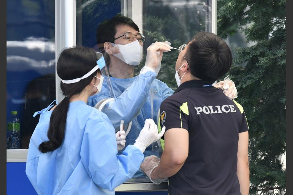 El hombre viajó de Europa a Asia y adquirió nuevamente la enfermedad. (Foto: AFP)