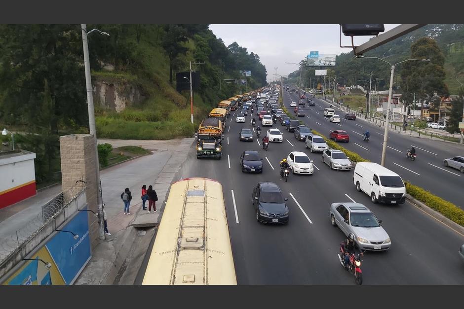 De acuerdo con la Municipalidad de Villa Nueva, los buses ingresaron a la ciudad por la ruta hacia el Pacífico. Algunos buses llegaron a la Central de Mayoreo y otros hacia la zona 1. (Foto: PMT / Villa Nueva) 
