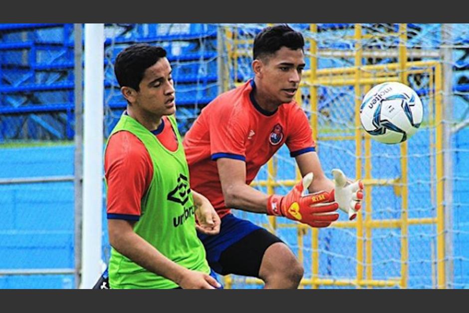 Los rojos publicaron sus nuevos uniformes. (Foto: Rojos del Municipal)