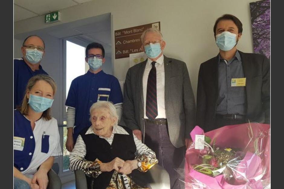 La abuelita celebró el 10 de diciembre su cumpleaños 105 y lo festeja con su recuperación de Covid-19. (Foto: Le DL/Krystel Babble)