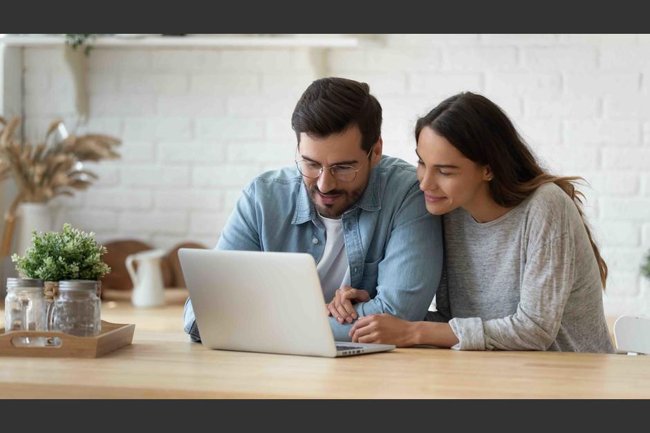 Asegura tu vida, tu mascota, tu hogar o tu automóvil, desde la comodidad de tu casa y al alcance de un clic.(Fotografía ilustrativa: shutterstock)