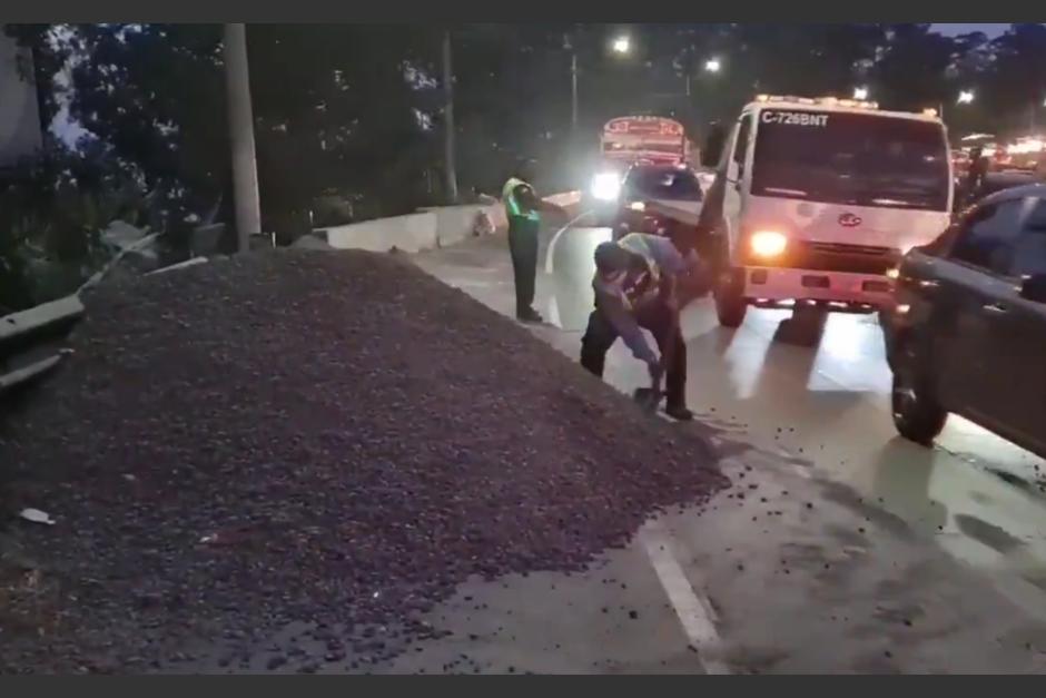 La situación del tránsito es complicada en la cuesta de Villa Lobos hacia la ciudad. (Foto: PMT Villa Nueva)