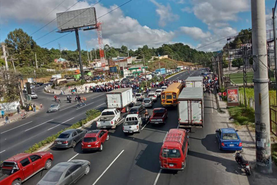 La vocera de la Policía Municipal de Tránsito de Villa Nueva, Dalia Santos confirmó el bloqueo. (Foto: Soy502) 