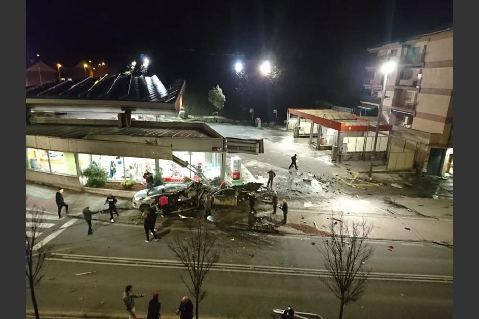 El autobús impactó contra varios carros antes de generar la tragedia que viste de luto a una comunidad en España. (Foto: Diario de Noticias de Navarra)