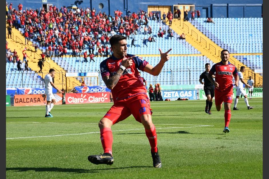 El argentino Ramiro Rocca anotó un gol a los 25 segundos del juego. (Foto: Rudy Martínez/Soy502) 