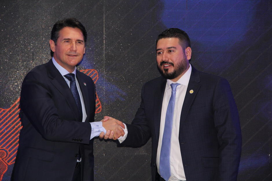 Ricardo Quiñónez y Javier Gramajo firmaron el acuerdo que da vida al Cono Sur. (Foto: Fredy Hernández/Soy502)