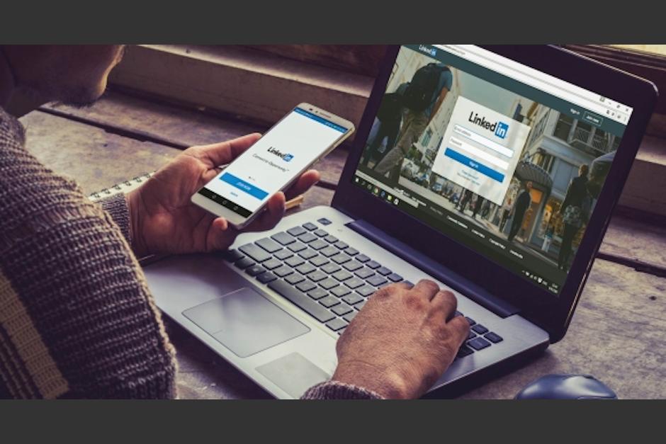 LinkedIn contacta alrededor del mundo a millones de personas. (Foto: El País)