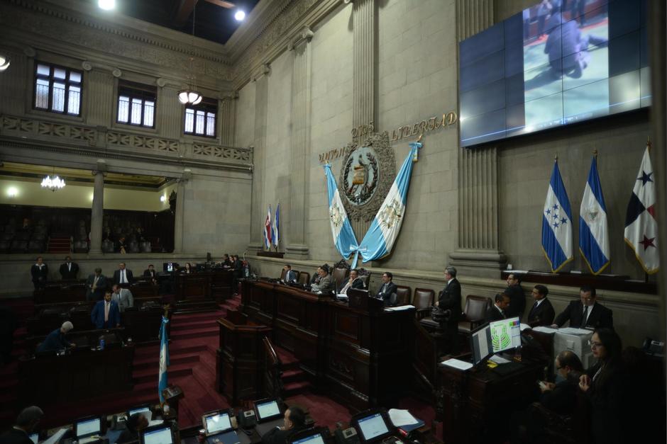 El video fue proyectado mientras se discutía del acoso escolar. (Foto: Wilder López/Soy502)