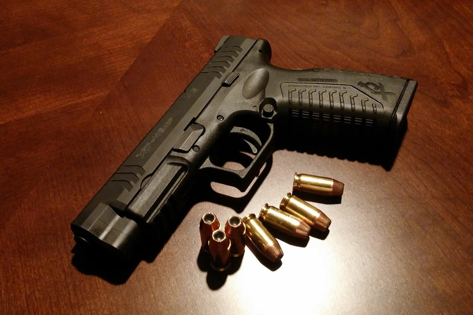 Giammattei denunció que la SAAS aparentemente habría perdido un arma y un vehículo y no lo reportaron. (Imagen con fines ilustrativos. Foto: Pixabay)