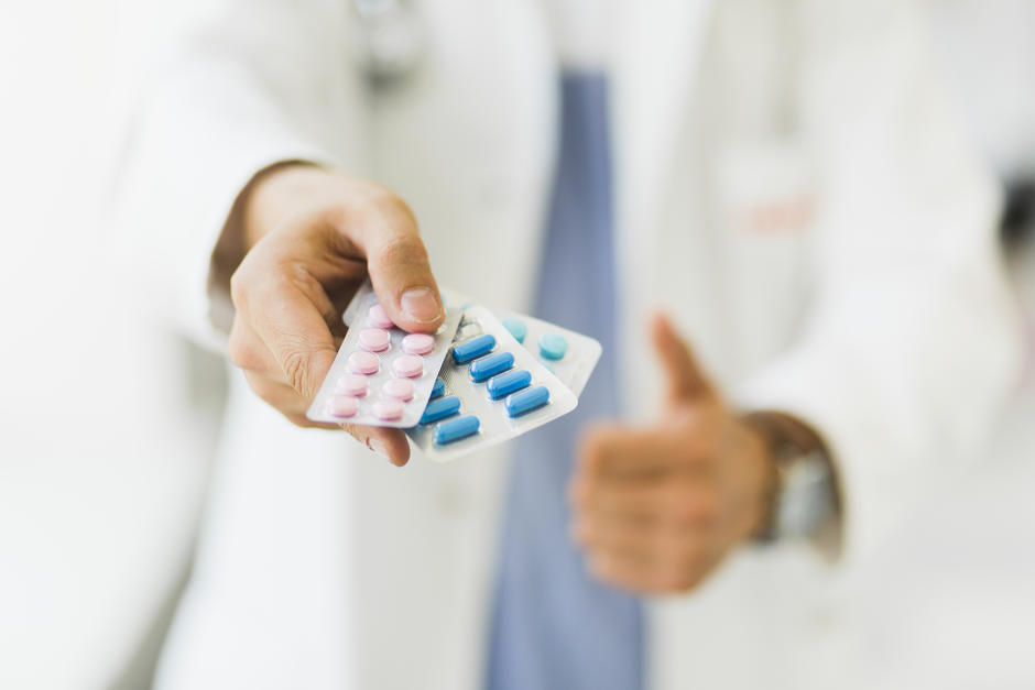 El tratamiento solo ayuda a reducir algunos síntomas, pero no elimina la enfermedad como se plantea en la información difundida. (Foto: Freepik)