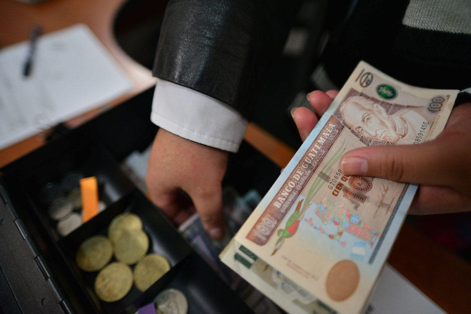 El Fondo de Protección del Empleo contempla un pago de 75 quetzales diarios a cada trabajador suspendido. (Foto: Archivo/Soy502)