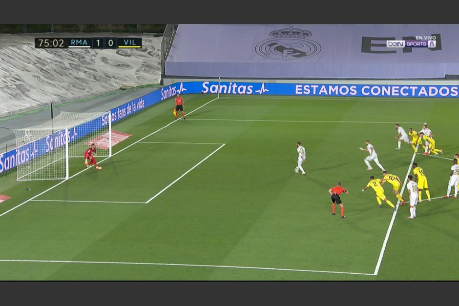 Sergio Ramos quiso imitar a Lionel Messi en un penal, pero la jugada fue anulada por el árbitro. (Captura Video)