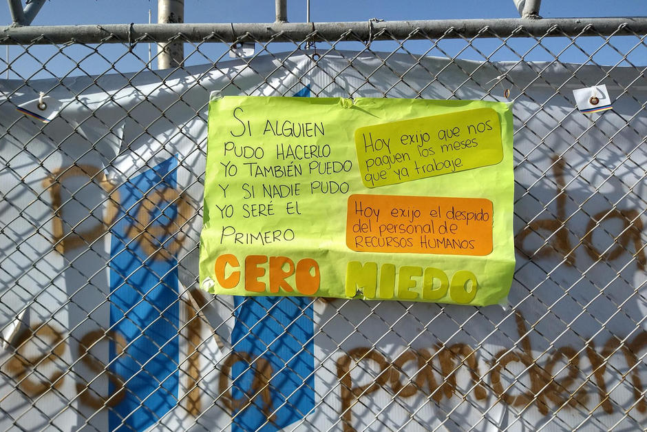 Médicos y enfermeras del Hospital Temporal del Parque de la Industria denunciaron que el Ministerio de Salud les adeuda cuatro meses de salario. (Foto: Prensa Comunitaria)