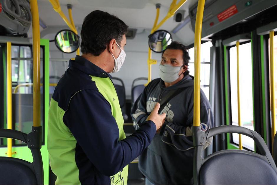 Se espera que los usuarios participen de este ensayo y puedan tomar sus medidas de distanciamiento al abordar las unidades. (Foto: Municipalidad de Guatemala)