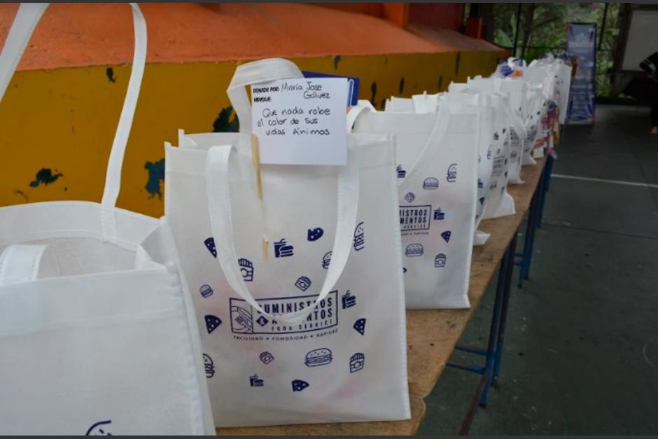 Con un aporte de Q100, podrás sumarte a este movimiento de solidaridad y donar una bolsa con productos de la canasta básica a personas afectadas durante esta emergencia sanitaria. (Fotografía cortesía: Suministros & Alimentos)