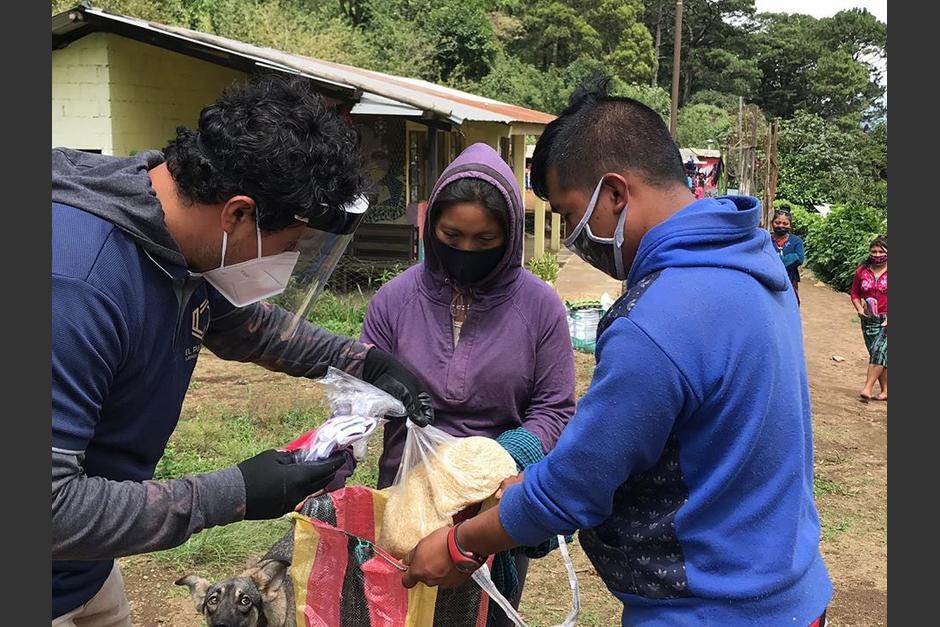 El movimiento llevó alimentos a las familias afectadas por la crisis de la pandemia a la comunidad "Mano de León". (Foto: El Patojismo)