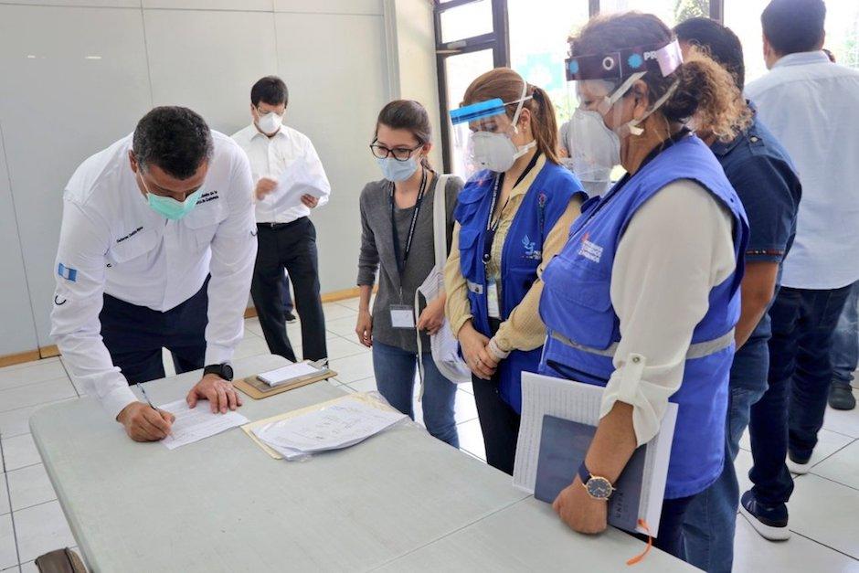 El hospital del Parque de la Industria no tiene doctores contratados para atender en el área de intensivo, asegura la PDH. (Foto ilustrativa: PDH)