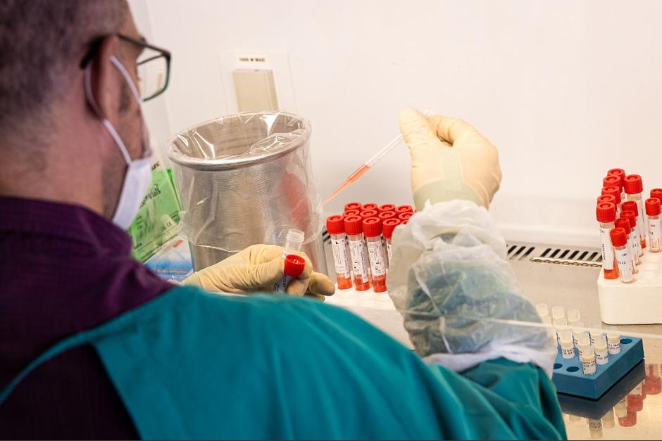 Los hospitales privados ofrecen los resultados en algunas horas. (Foto: AFP) 