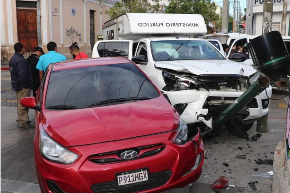 Un vehículo del MP protagonizó un accidente de tránsito en la zona 1. (Foto: Noticias VR)