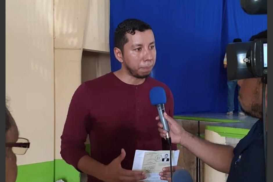 El alcalde Juan José Paredes no cobrará el servicio de agua durante dos meses. (Foto: NotiSur Petén)