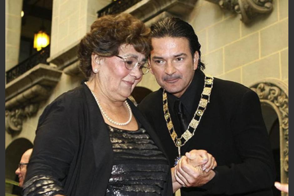 La madre del artista, a quien él llamaba "Mimi", falleció el 4 de diciembre de 2013. (Foto: Archivo/Soy502)