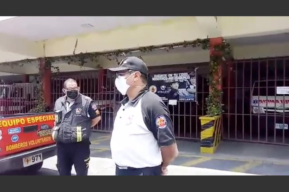 12 elementos en cuarentena por posible contagio de covid-19 al atender un paciente. La familia evitó contar detalles y ahora los bomberos corren riesgo de haberse contagiado. (Foto captura de pantalla)