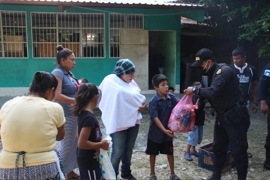 Las bolsas de alimentos fueron empacadas por los reos de El Salvador. (Foto: SCSP) 