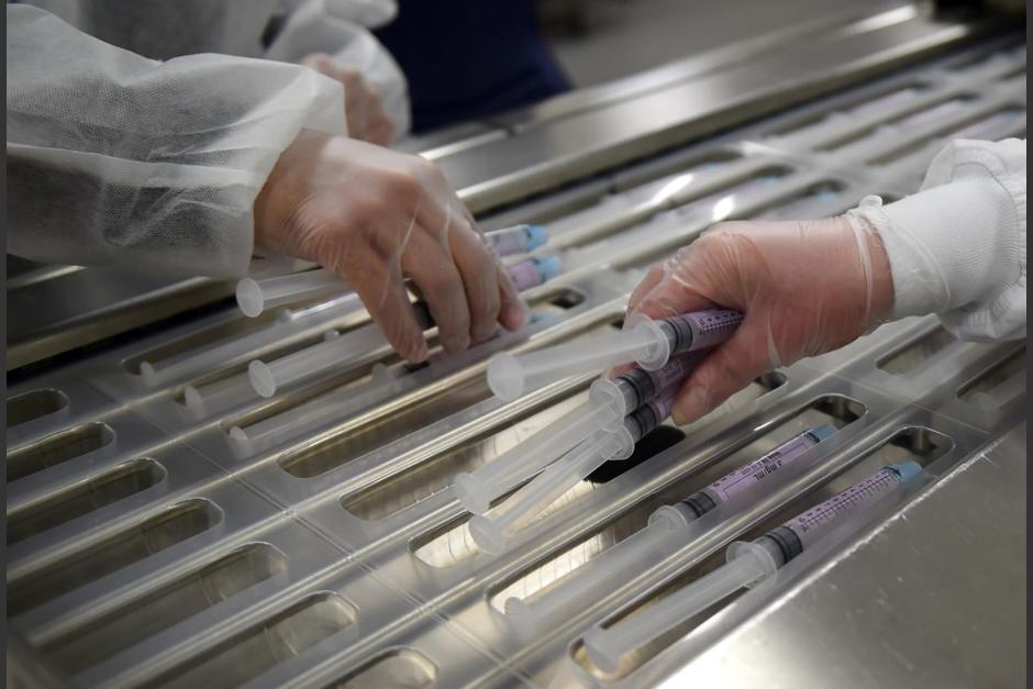 En Europa prevén dar inicio a la distribución de la vacuna contra el nuevo coronavirus en enero de 2021. (Foto: AFP) 