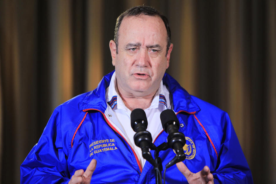 El presidente Alejandro Giammattei se dirigió a la población este domingo (Foto: AGN)