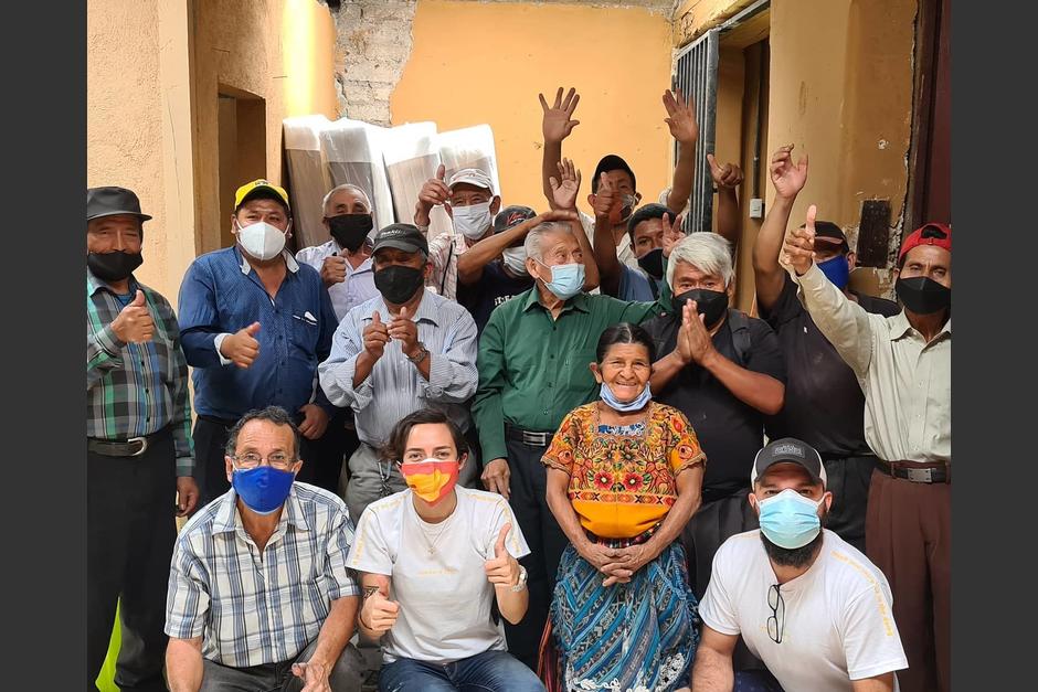 Abuelitos Heladeros se inició en abril por iniciativa de María Isabel Grajeda. (Foto: Facebook) 