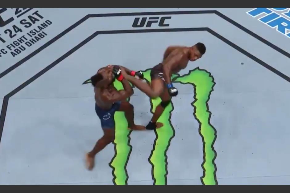 La patada dio directamente en el rostro de Impa Kasanganay, quien no pudo reponerse y continuar con la pelea. (Captura de video)