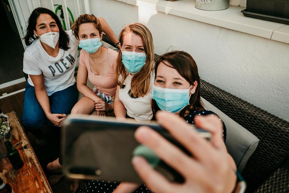 Un grupo de científicos diseñó gráfico que podría servirle a las personas para reducir el contagio de Covid-19 durante las reuniones sociales. (Foto: Shutterstock)