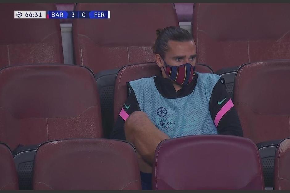 La imagen del jugador francés en la banca del Barcelona ha generado comparaciones con Gareth Bale. (Captura Pantalla)