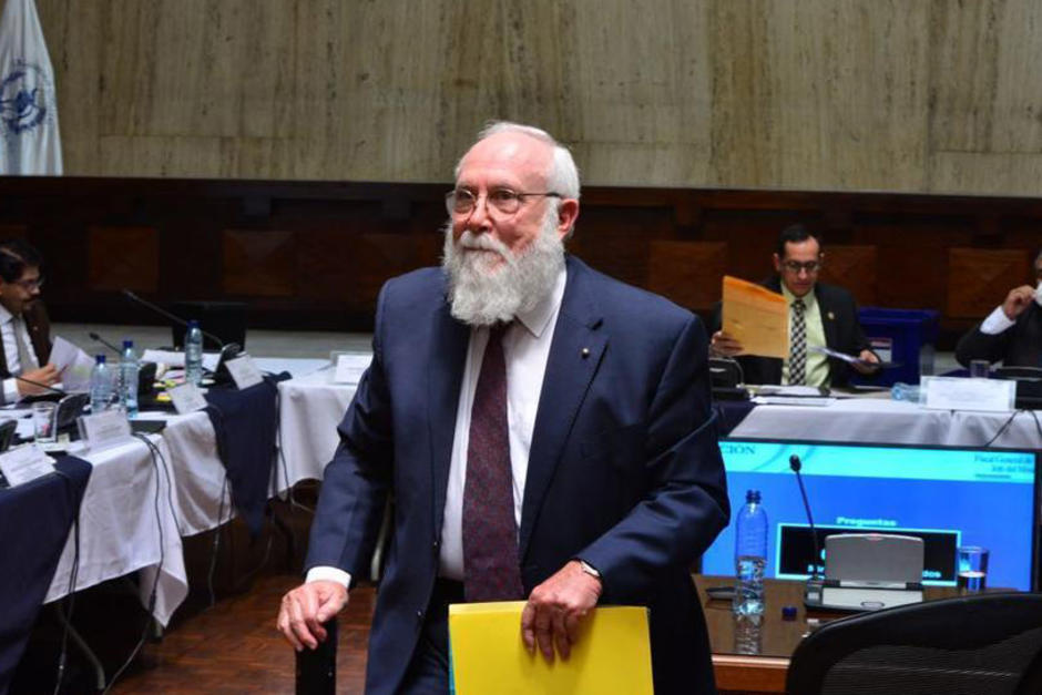 El Ministerio de Relaciones Exteriores informó sobre la destitución de Acisclo Valladares Molina, quien fungía como embajador de Guatemala en el Reino Unido. (Foto: Archivo/Soy502)