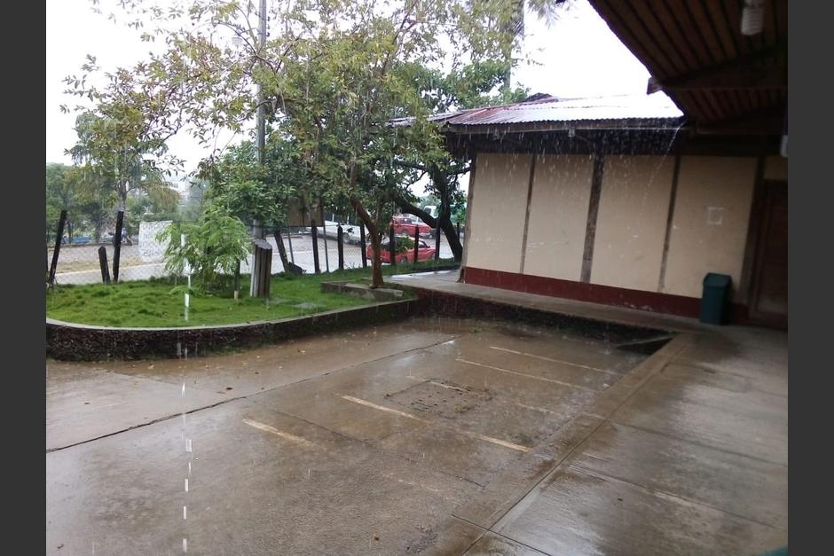 Huracán "Nana" genera lluvia durante toda la noche en Izabal. (Foto: Conred)