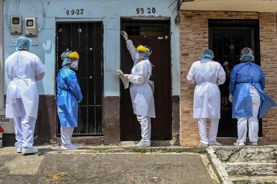 La desinformación afectó a una familia, que fue discriminada por el Covid.19. (Foto: AFP) 
