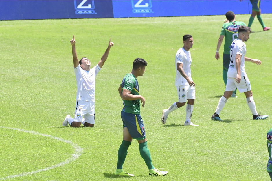 Los Cremas ganaron sin problema a un modesto Santa Lucía Cotzumalguapa. (Foto: Soy502) 