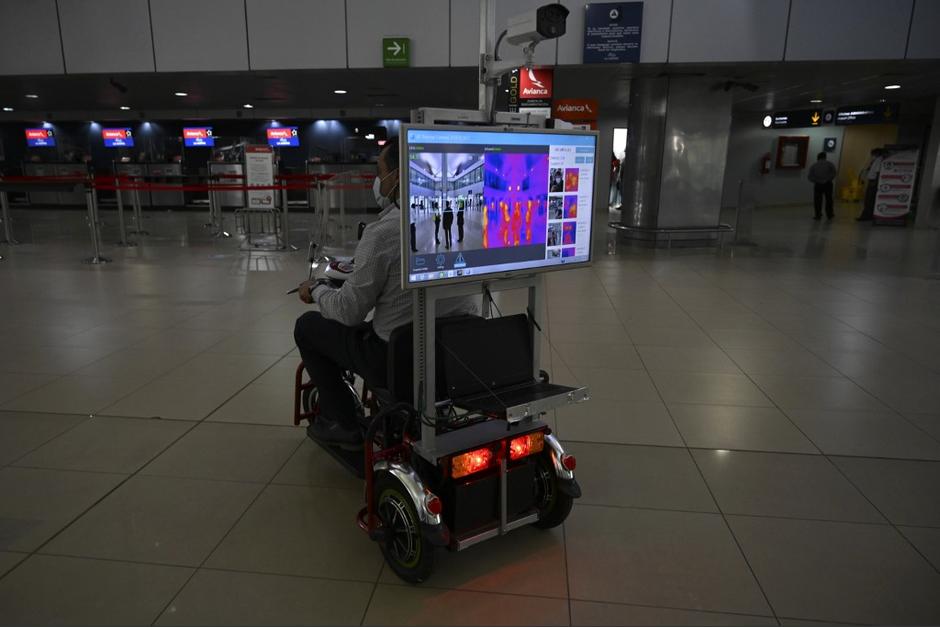 El gobierno de Guatemala confirmó que detectaron al primer paciente con Covid-19 en el aeropuerto. (Foto: AFP) 