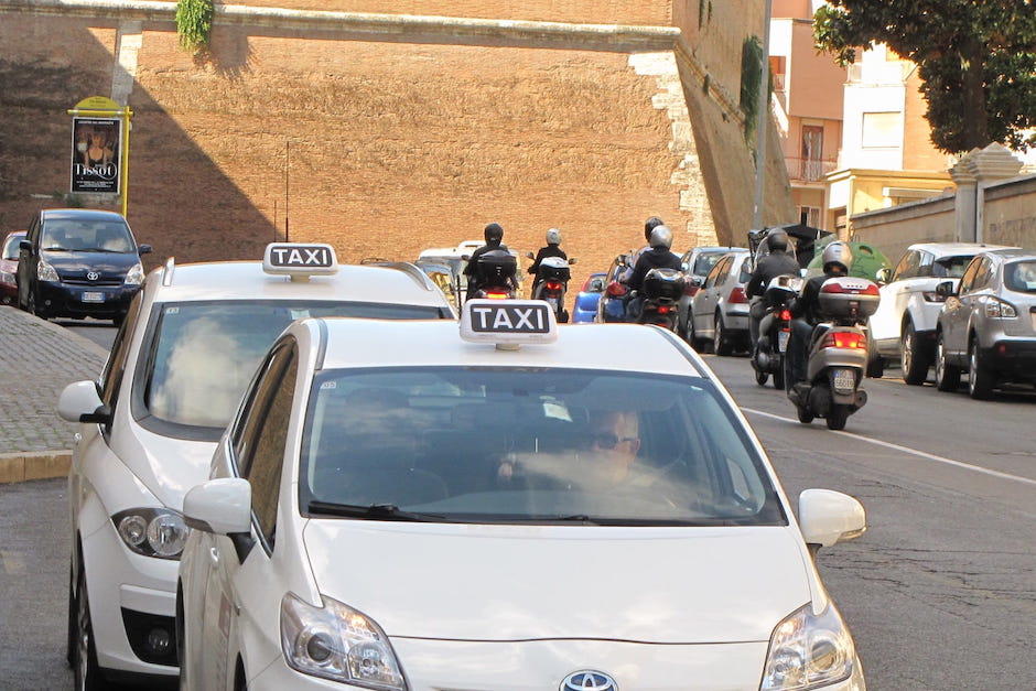 La PNC capturó a dos hombres y a una mujer que iban a bordo de un taxi. (Foto ilustrativa: piqsels)