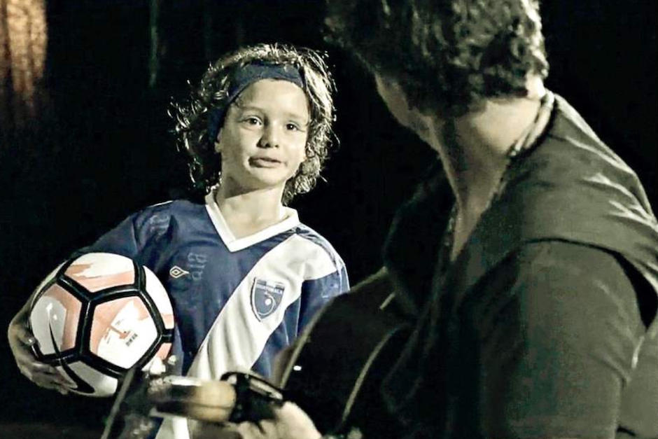 Nico continúa recibiendo sus estudios mientras acompaña a su padre Ricardo Arjona en los preparativos de su concierto virtual. (Foto: Ricardo Arjona)