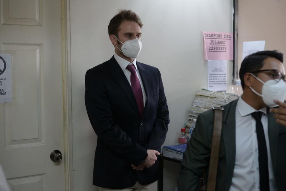 José Roberto Arzú Saravia, captado el 14 de abril, en la sede del Juzgado Octavo de Primera Instancia Penal. (Foto: Wilder López/Soy502) 