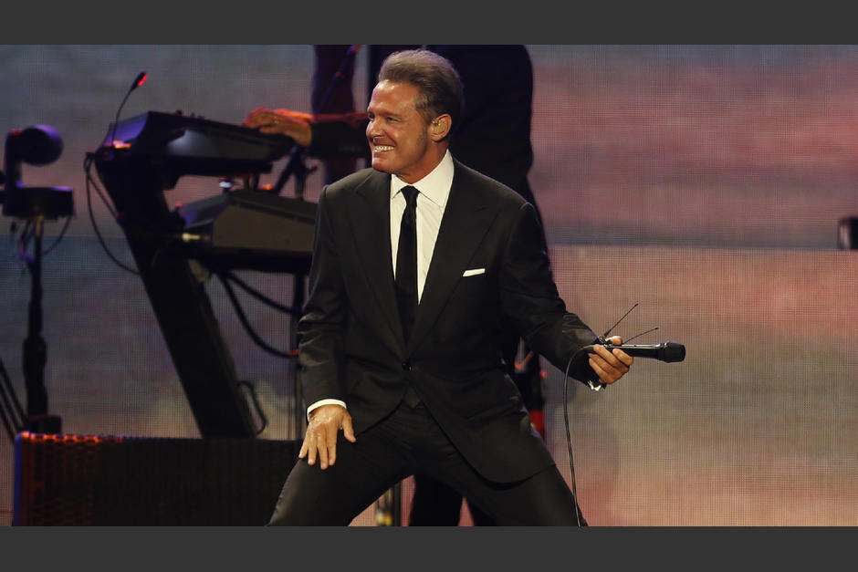 En la segunda temporada de la serie se aborda el problema de oído que padece Luis Miguel. El concierto realmente ocurrió, pero en fechas diferentes. (Foto: Nicolás Aboaf-Teleshow/Infobae) 