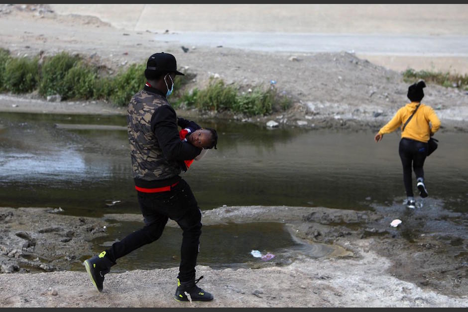 El número de niños migrantes que en 2021 han llegado a México se ha multiplicado Foto: AFP 