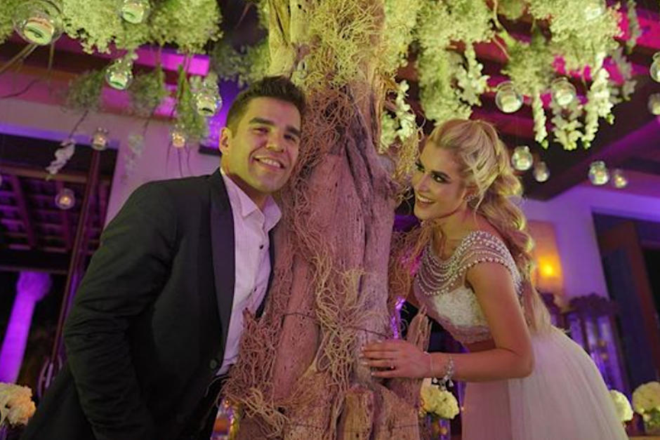 Tras el aparatoso accidente que tuvo la pareja al tomar un servicio de transporte Emir y Stefanía se conviertieorn en padres. (Foto: Instagram)