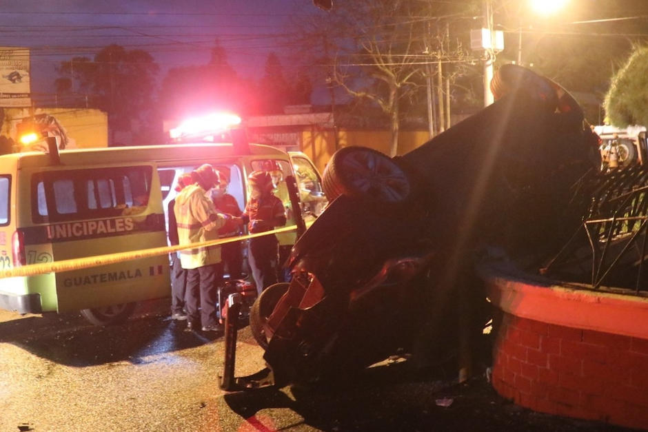El accidente ocurrió en la zona 11 de la ciudad capital. (Foto: Bomberos Municipales)