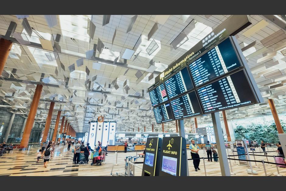 Los CDC recomiendan viajar solo si se está completamente vacunado. (Foto: Unsplash)