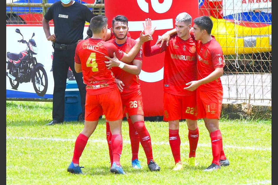 Los rojos aprovecharon las distracciones de la defensa para llevarse la victoria. (Foto: Sergio Muñoz/Nuestro Diario)