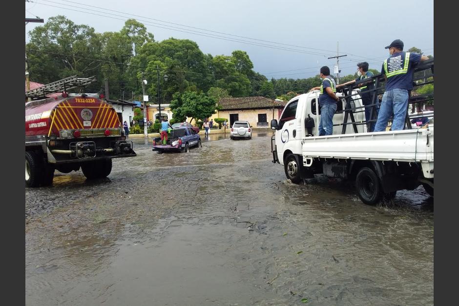 Calles de Antigua Guatemala quedaron inundadas. (Foto: redes sociales) 