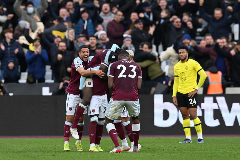 El West Ham se llevó el triunfo ante el Chelsea gracias a un penal. (Foto: AFP)