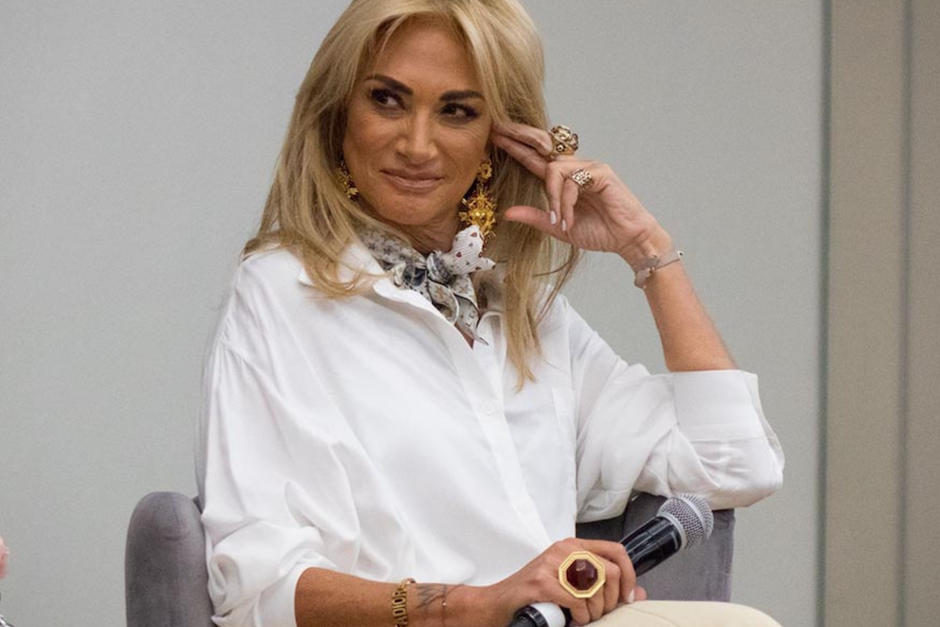 La conductora de televisión Adela Micha aseguró que Silvia Pinal se iba morir sin darse cuenta que seguía al aire. (Foto: Cuarto Oscuro)